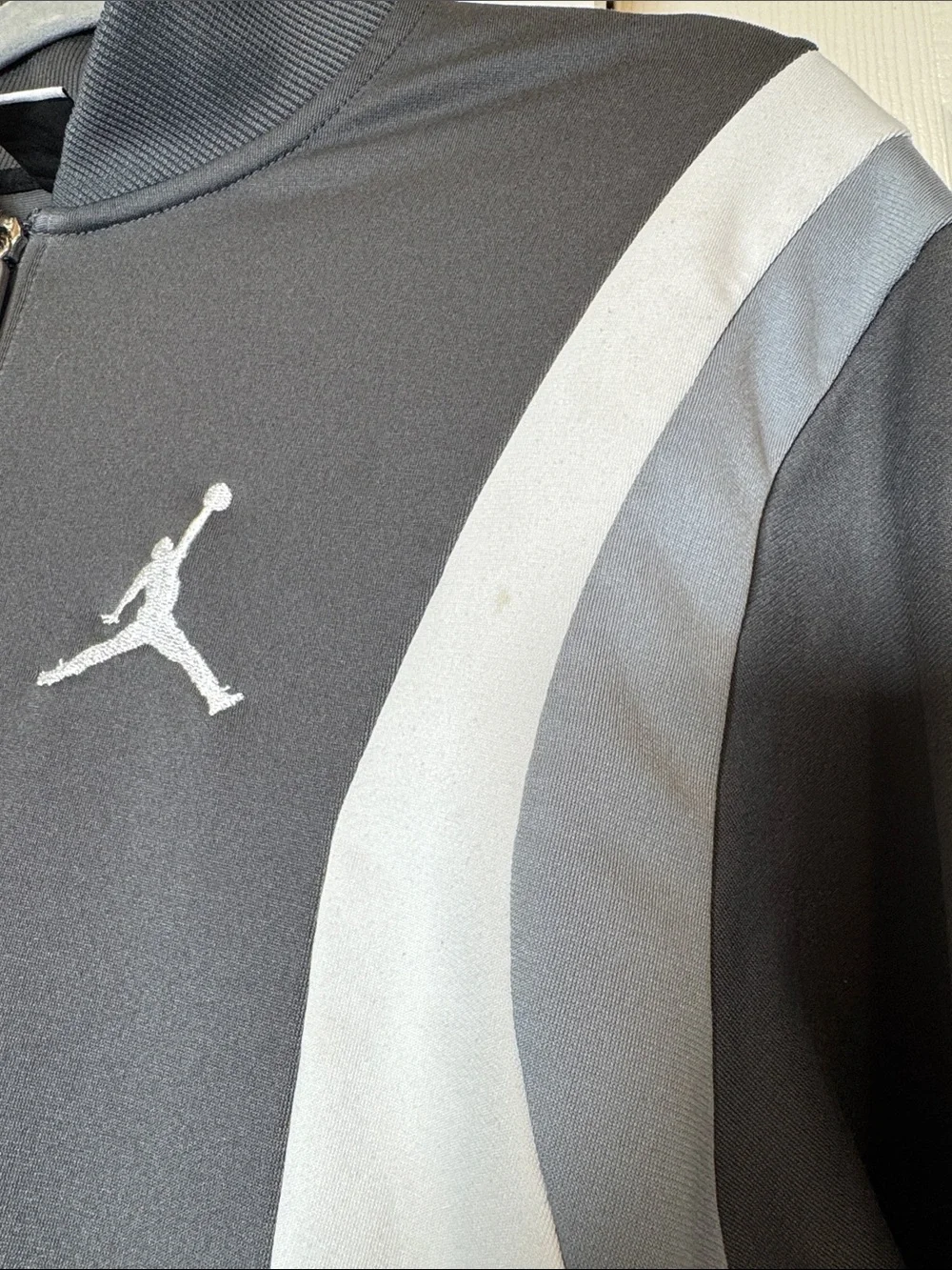 Nike Air Jordan Dri-FIT full-zip jacket size large
